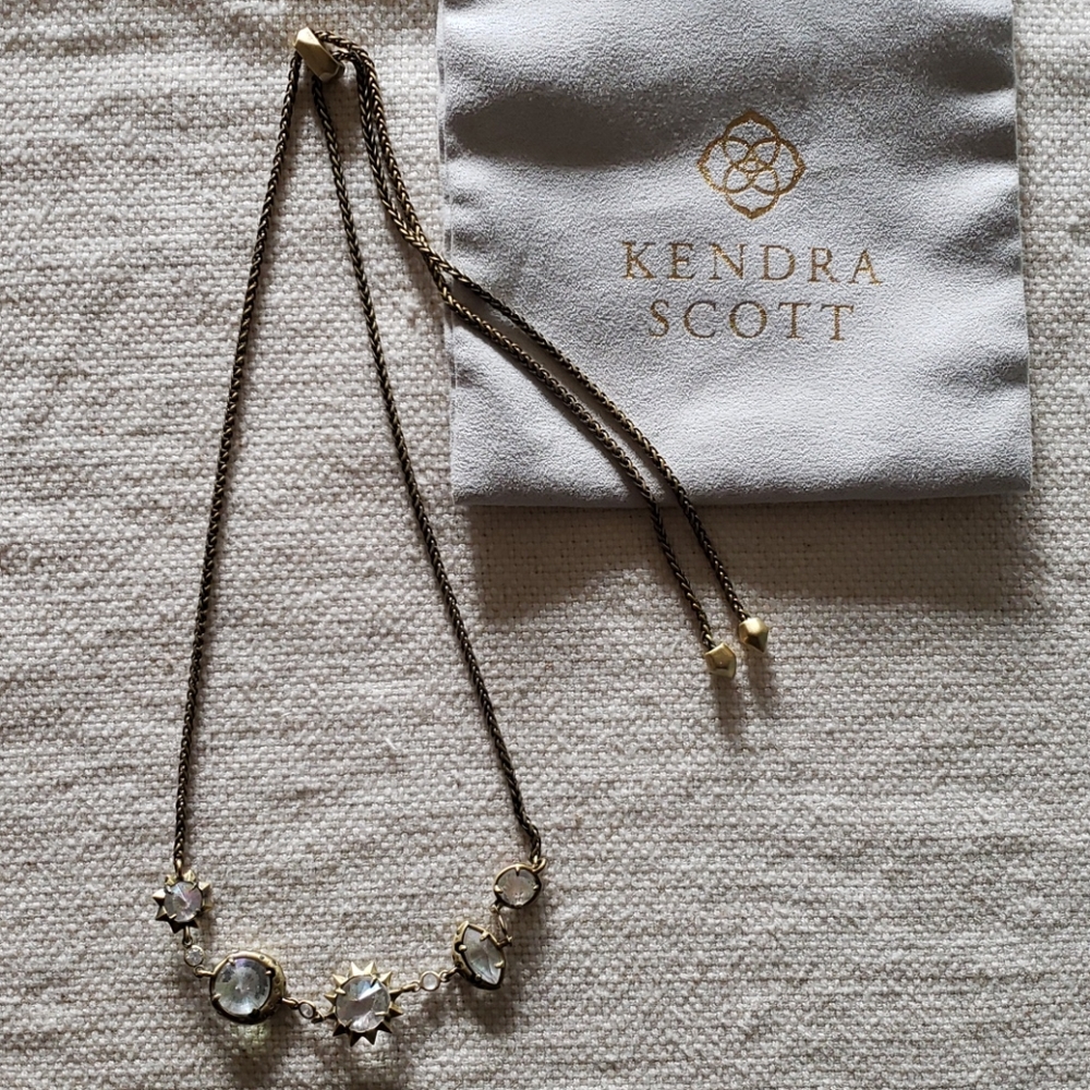 Kendra Scott necklace
